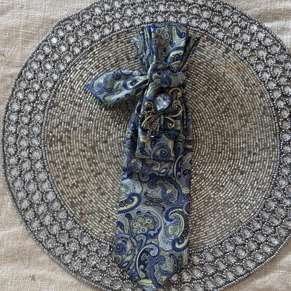 Paisley Brooch Scarf in Blue and Gold